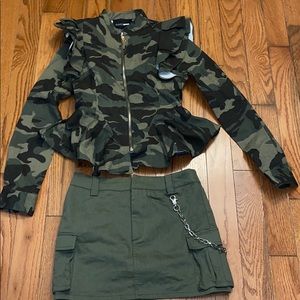New without the tags olive camouflage set ..